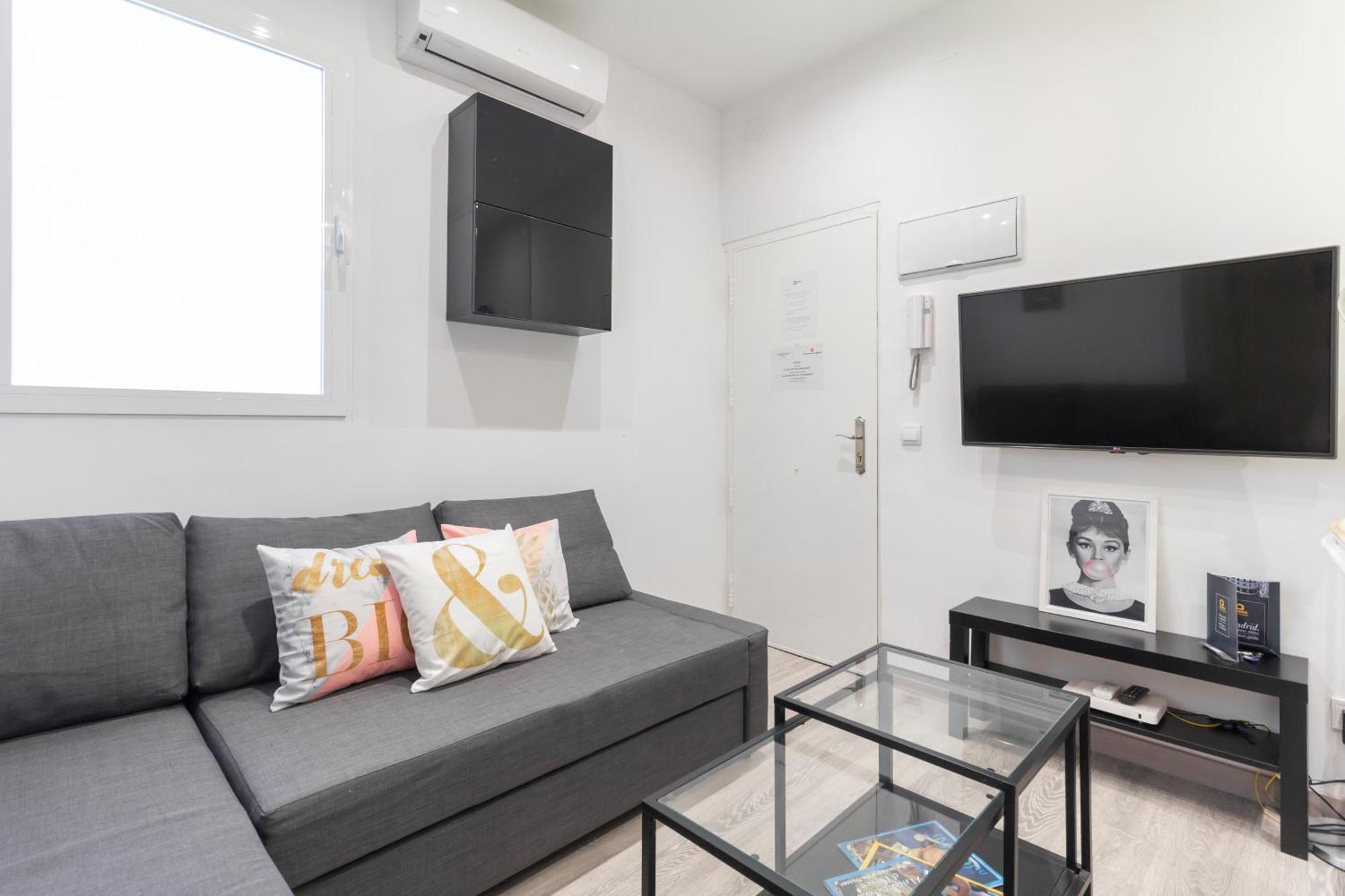 Ronda de Valencia Apartment Madrid Exterior foto