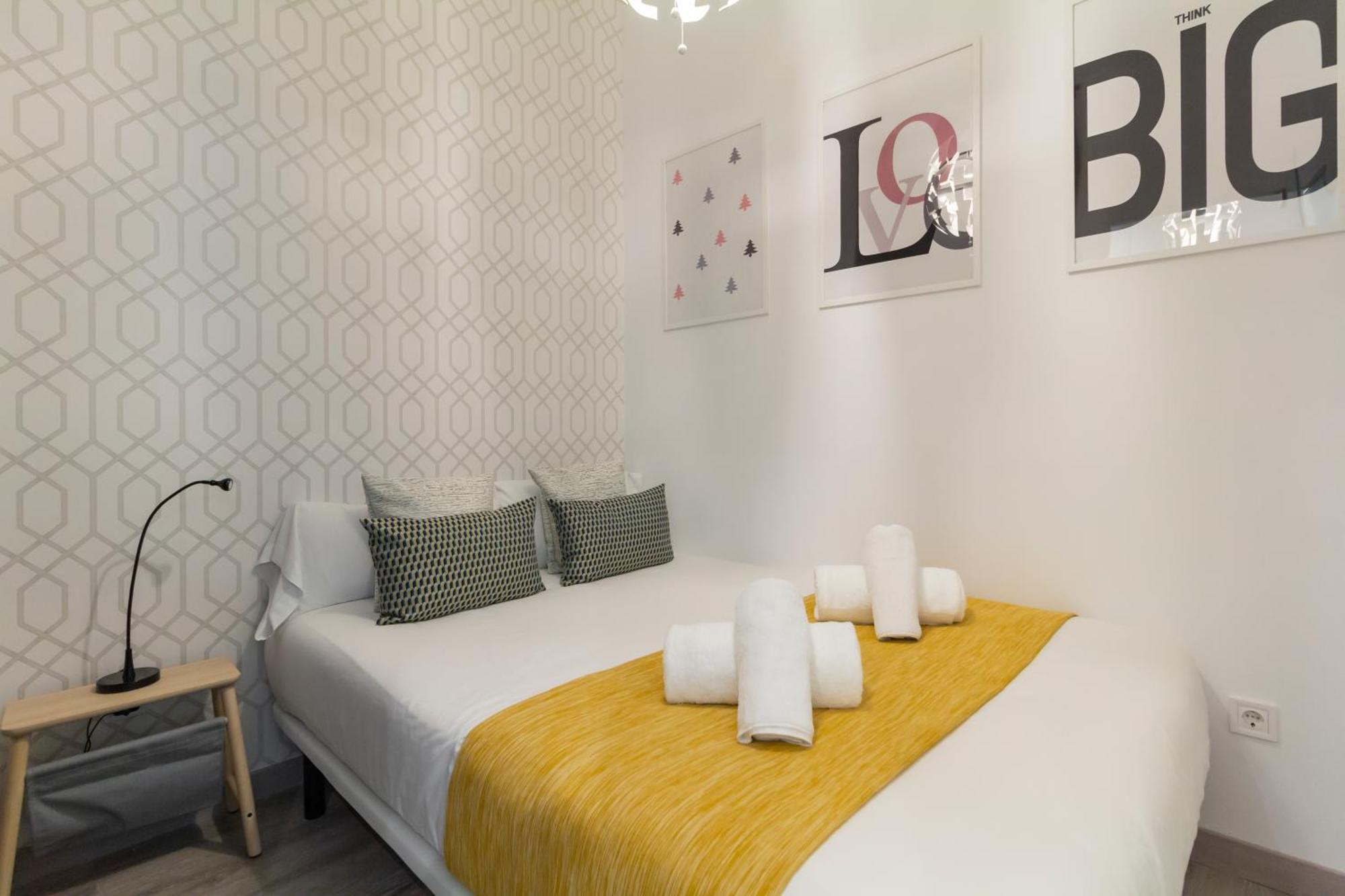Ronda de Valencia Apartment Madrid Exterior foto